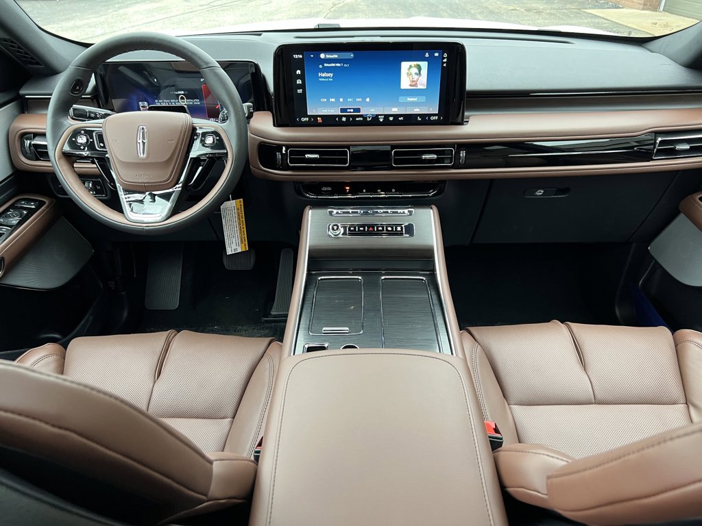 New 2026 Lincoln Aviator Reserve 3.0 L AWD at KW Auto Credit