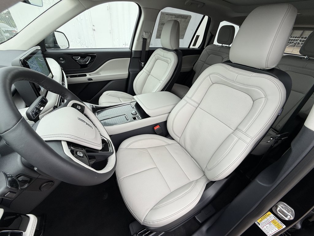 New 2026 Lincoln Aviator Reserve 3.0 L AWD at KW Auto Credit