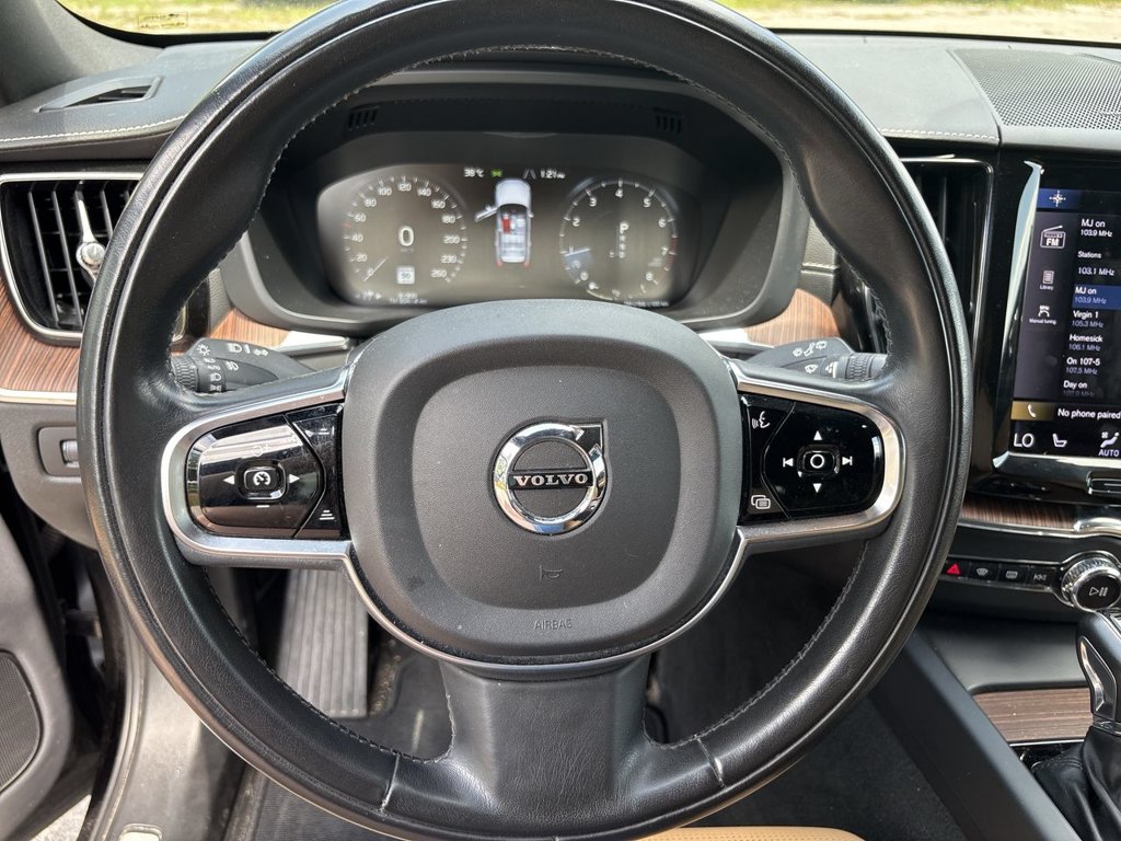 Used 2021 Volvo XC60 Inscription 2.0 L AWD at KW Auto Credit