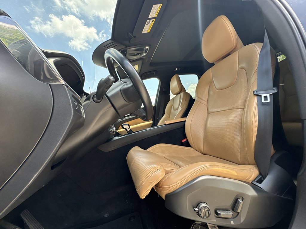 Used 2021 Volvo XC60 Inscription 2.0 L AWD at KW Auto Credit
