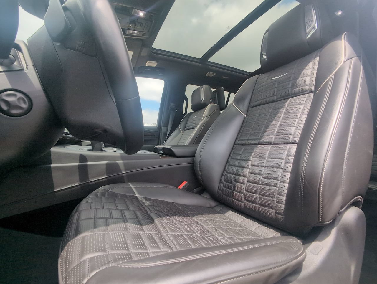 Used 2024 Cadillac Escalade 4WD Sport Platinum 3.0L 4WD at KW Auto Credit