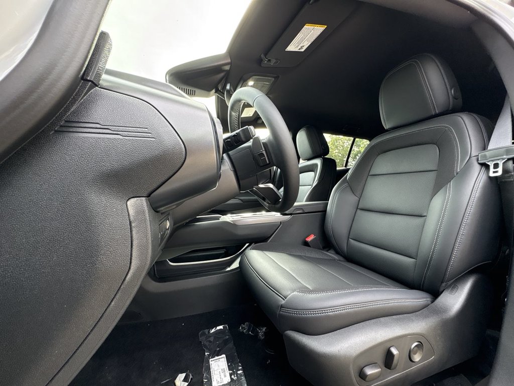 New 2027 Chevrolet Equinox EV LT2 w/PDE FWD at KW Auto Credit