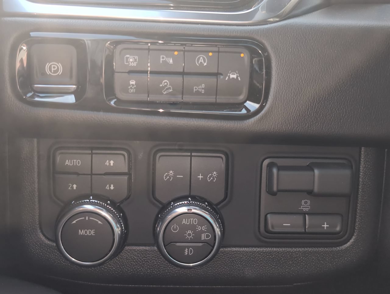 New 2026 GMC Yukon Elevation 5.3L 4WD at KW Auto Credit