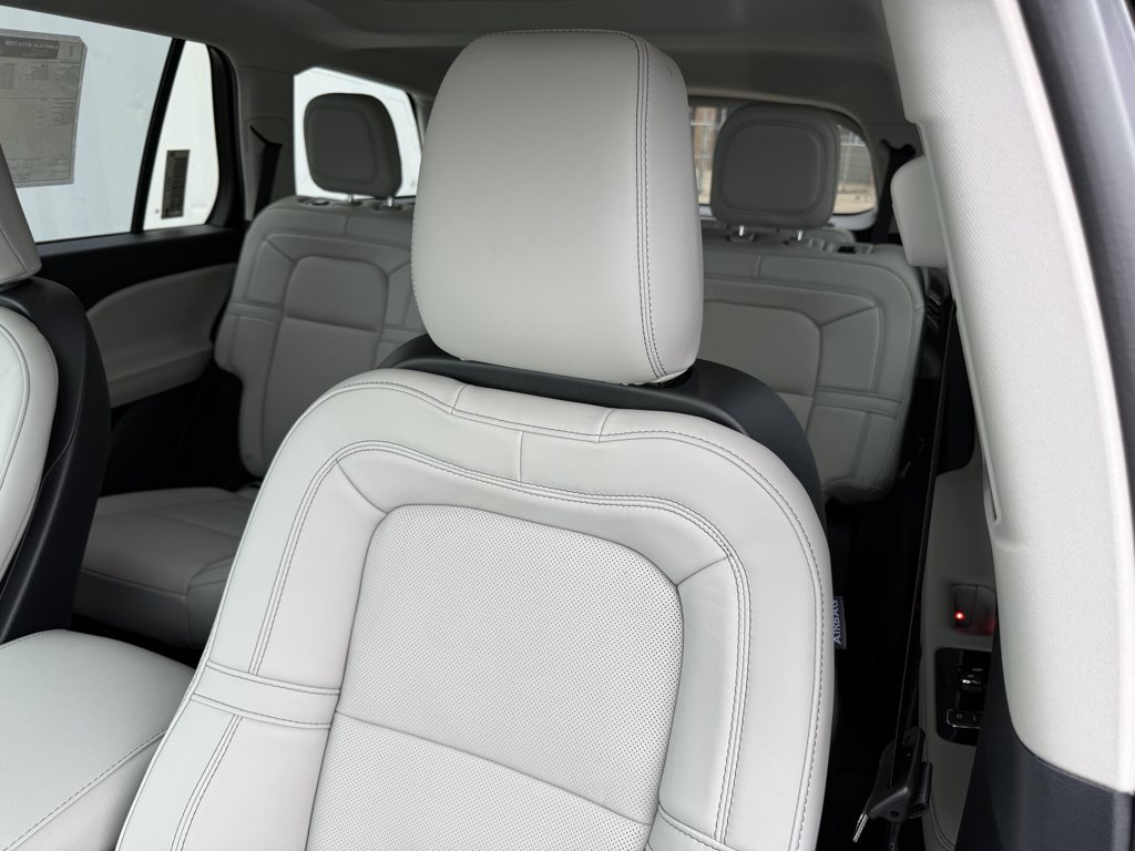 New 2026 Lincoln Aviator Reserve 3.0 L AWD at KW Auto Credit