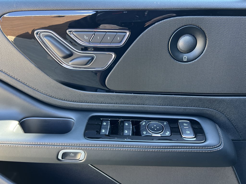 New 2026 Lincoln Aviator Premiere 3.0 L AWD at KW Auto Credit