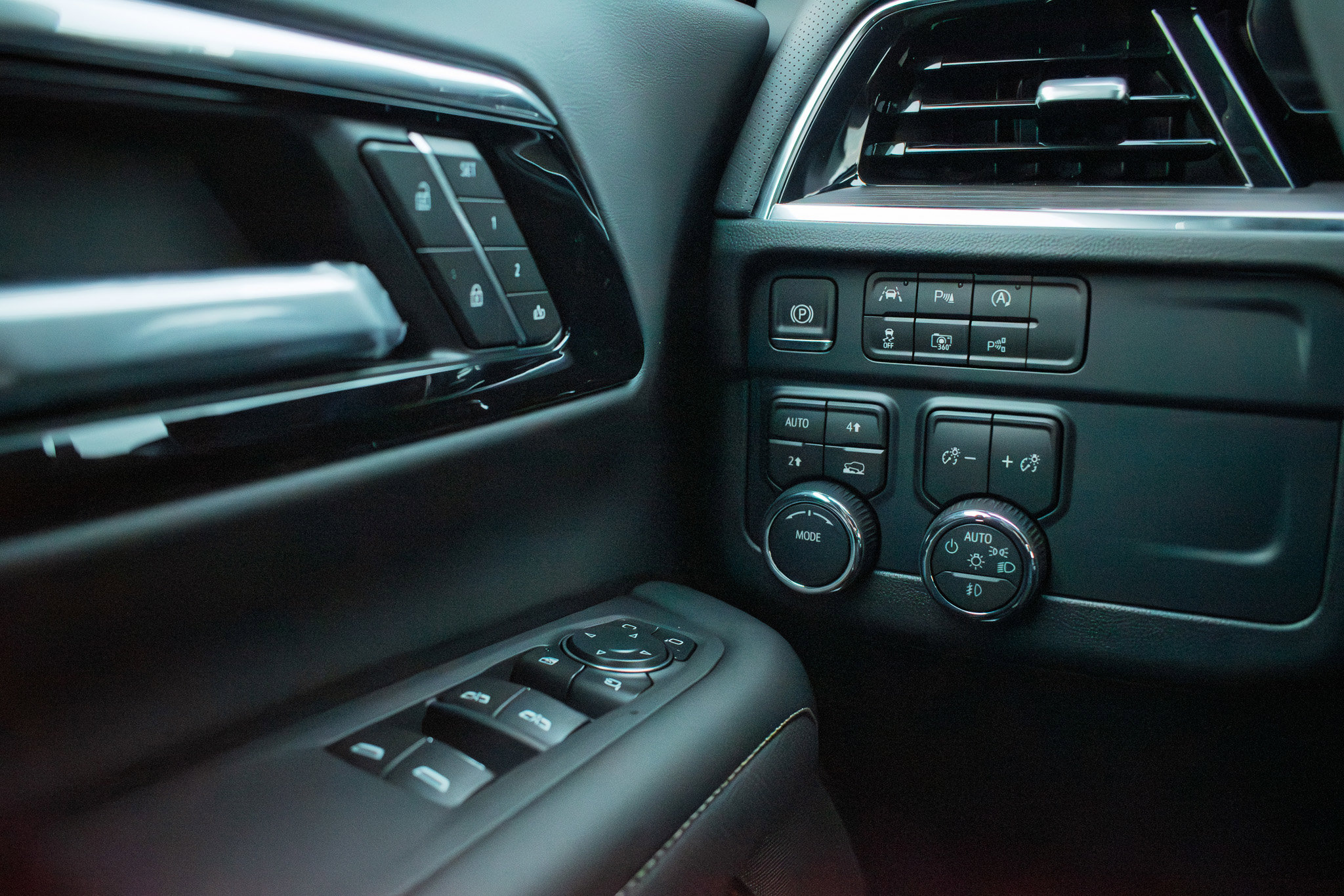 New 2026 Chevrolet Tahoe Premier 5.3L 4WD at KW Auto Credit