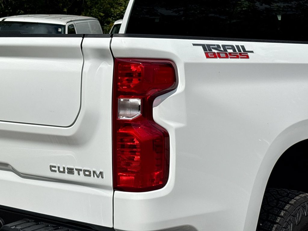 New 2026 Chevrolet Silverado 1500 Custom Trail Boss 2.7L 4WD at KW Auto Credit