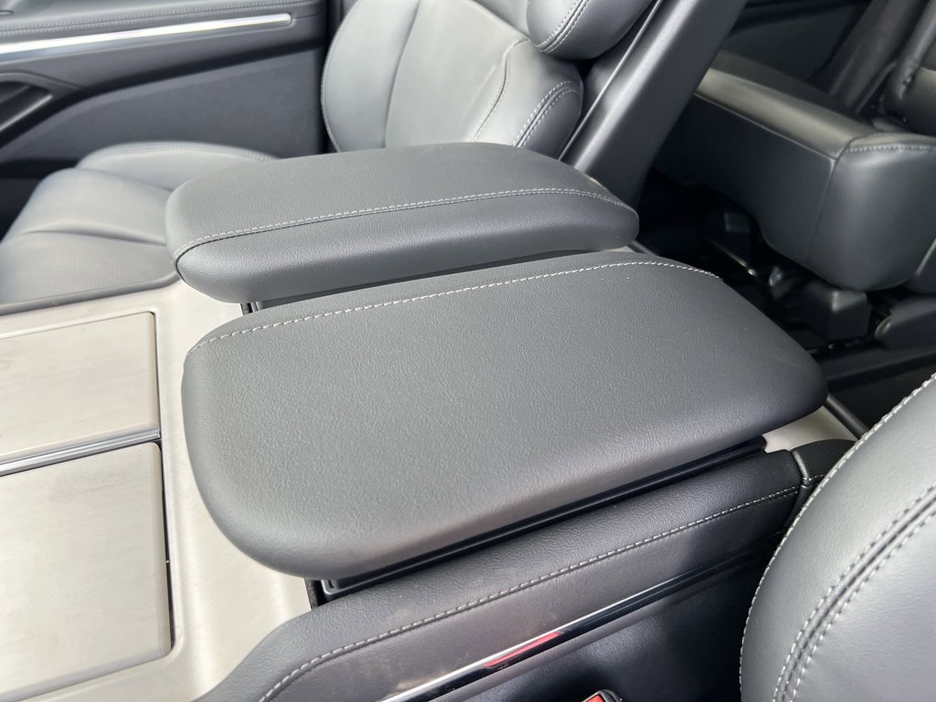 New 2027 Lincoln Navigator Premiere 3.5 L 4WD at KW Auto Credit