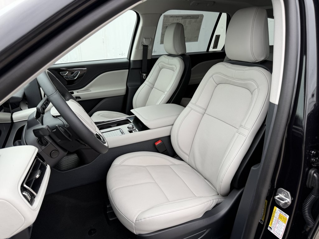 New 2026 Lincoln Aviator Reserve 3.0 L AWD at KW Auto Credit
