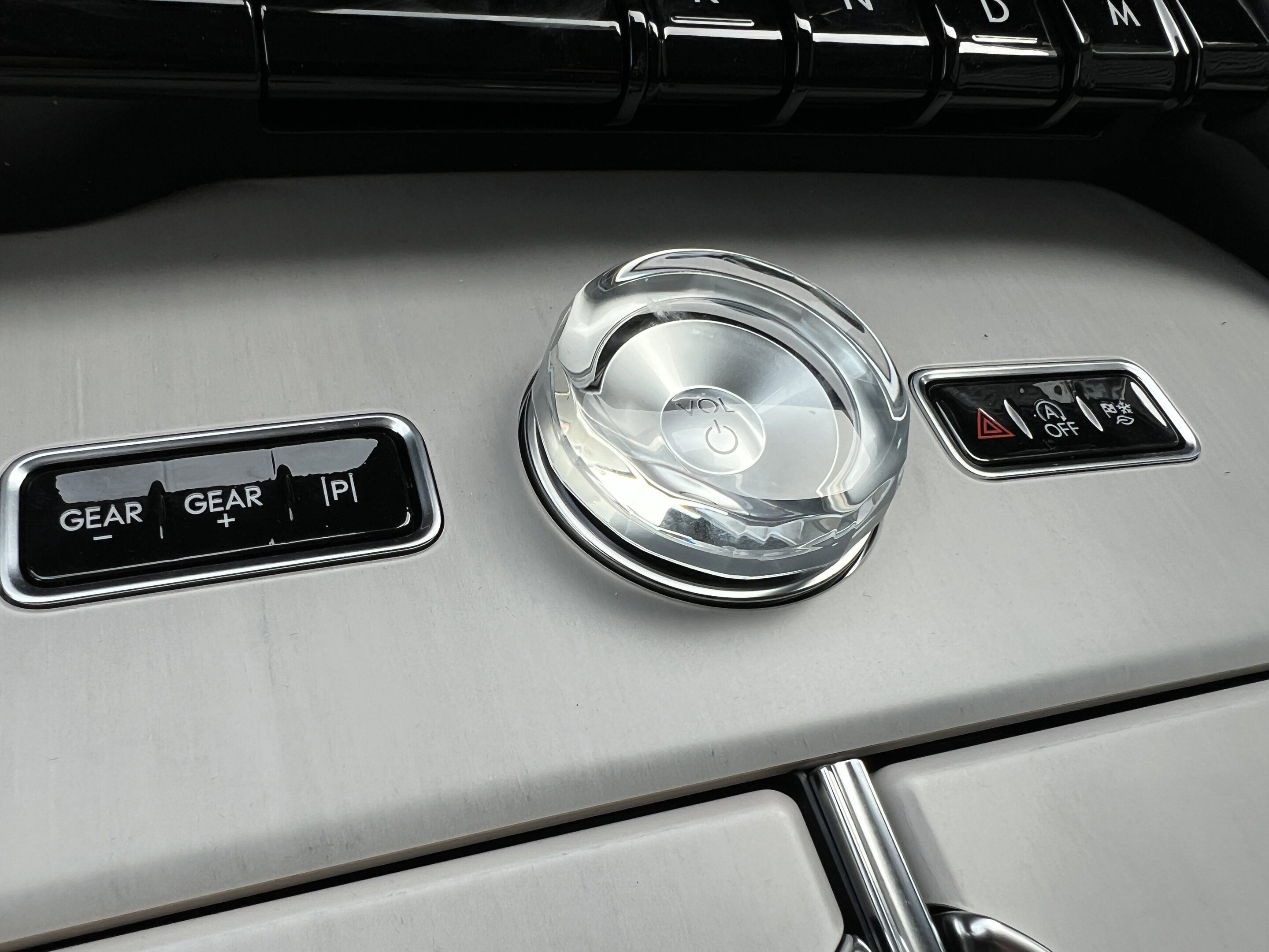 New 2027 Lincoln Navigator L Reserve 3.5 L 4WD at KW Auto Credit