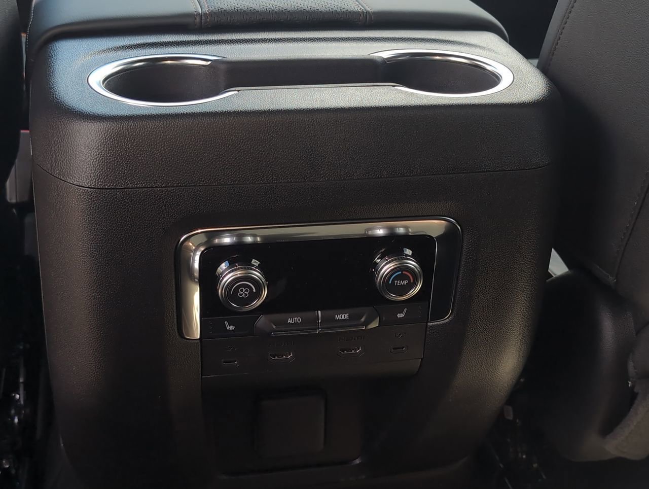 New 2026 GMC Yukon AT4 5.3L 4WD at KW Auto Credit