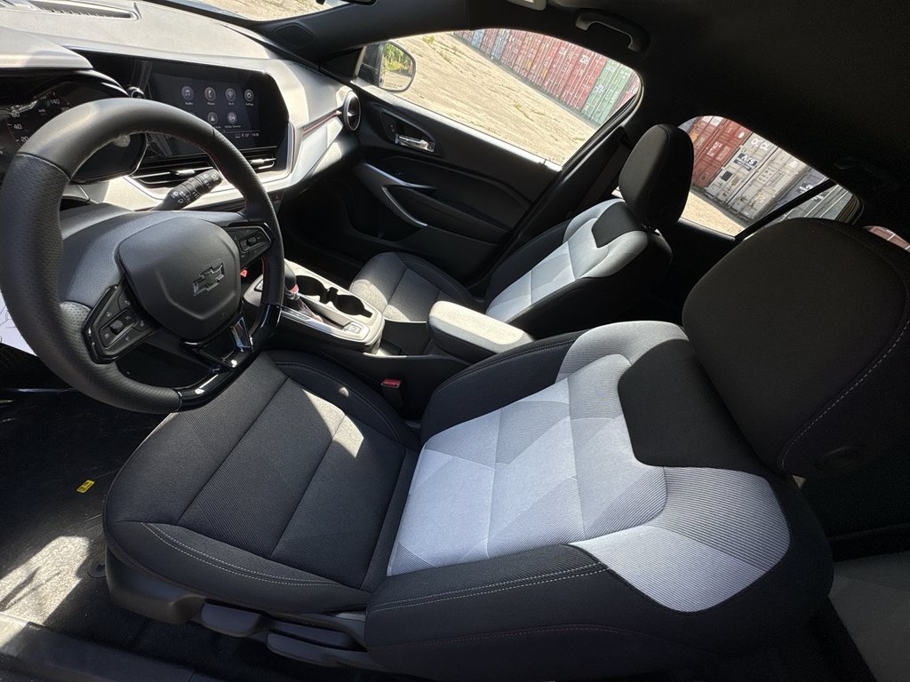 New 2026 Chevrolet Trax 1RS 1.2L FWD at KW Auto Credit