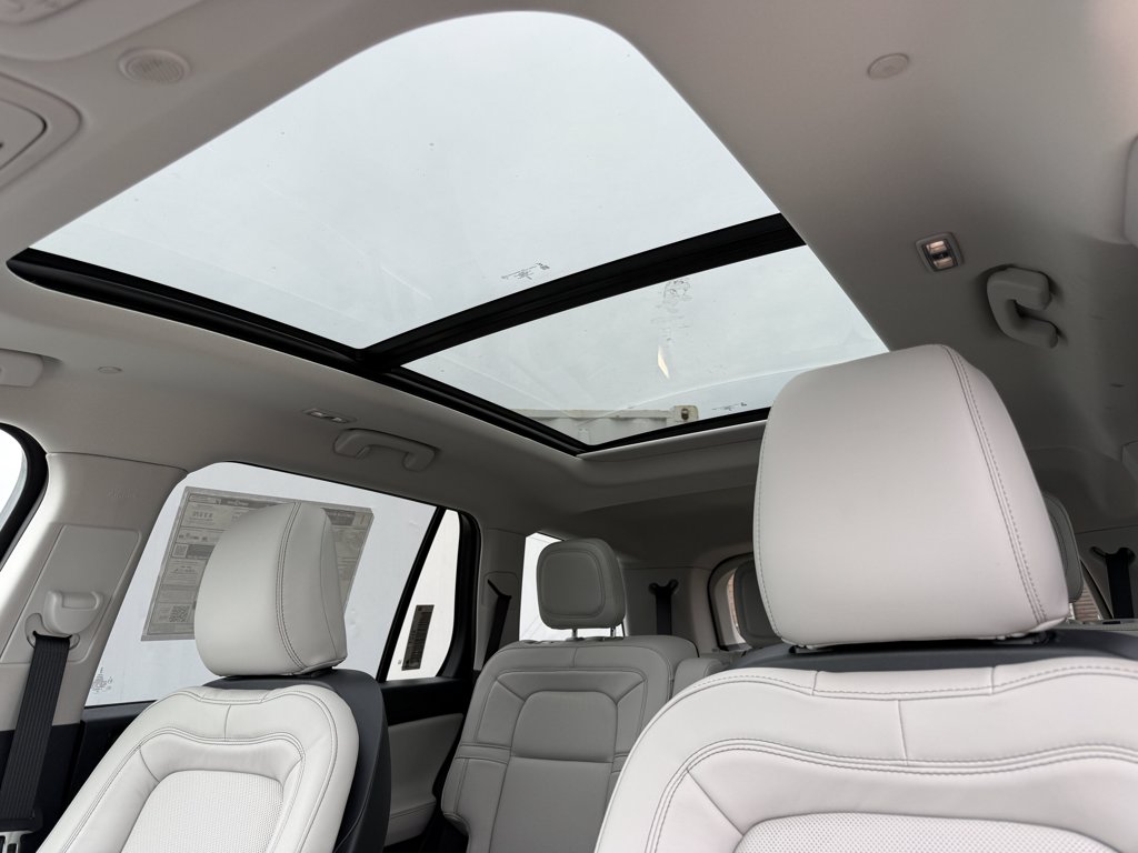New 2026 Lincoln Aviator Reserve 3.0 L AWD at KW Auto Credit