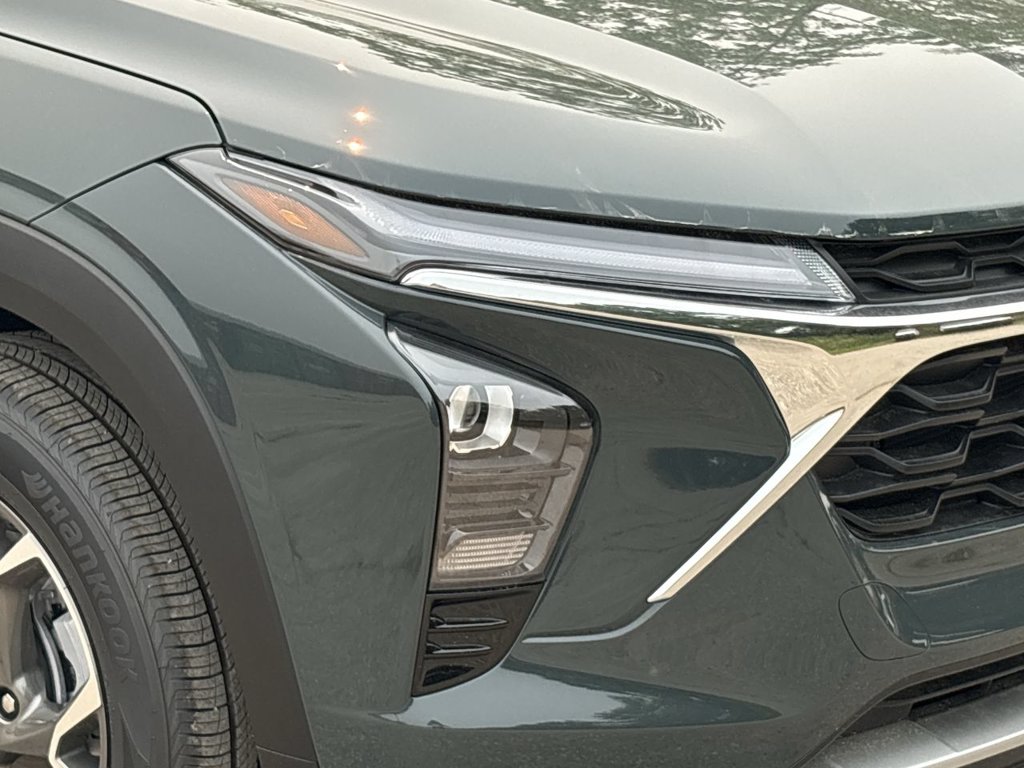 New 2026 Chevrolet Trax LT 1.2L FWD at KW Auto Credit