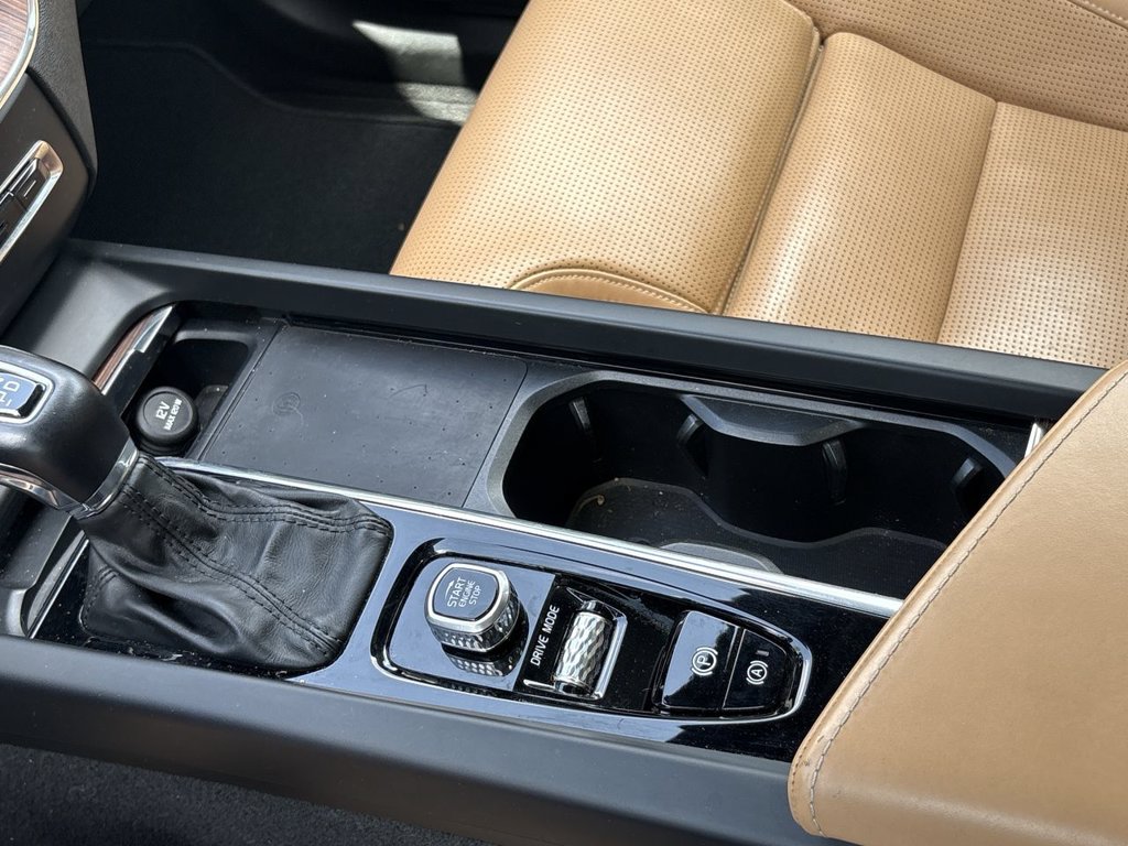 Used 2021 Volvo XC60 Inscription 2.0 L AWD at KW Auto Credit