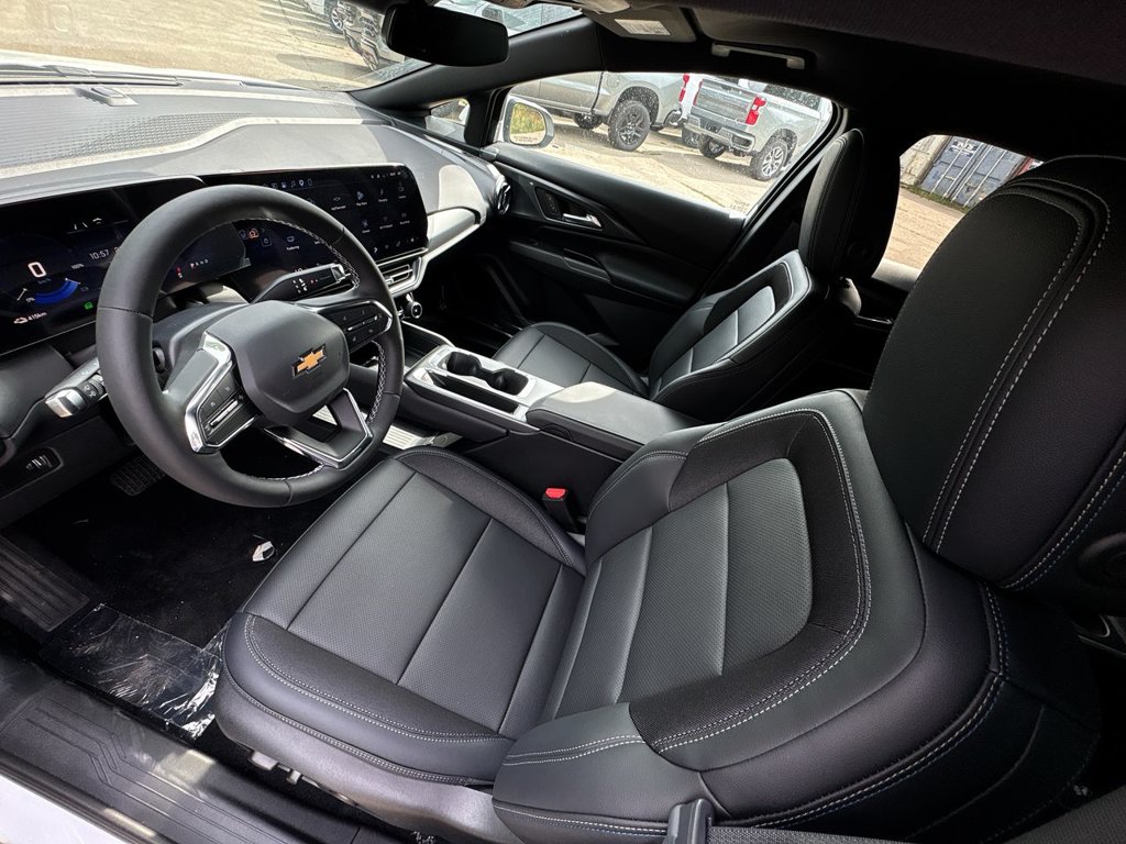 New 2027 Chevrolet Equinox EV LT2 w/PDE FWD at KW Auto Credit