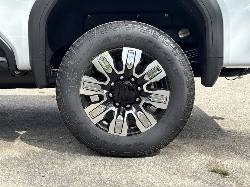 New 2026 GMC Sierra 2500HD Denali 6.6L 4WD at KW Auto Credit