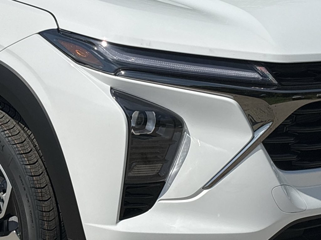 New 2026 Chevrolet Trax 2RS 1.2L FWD at KW Auto Credit