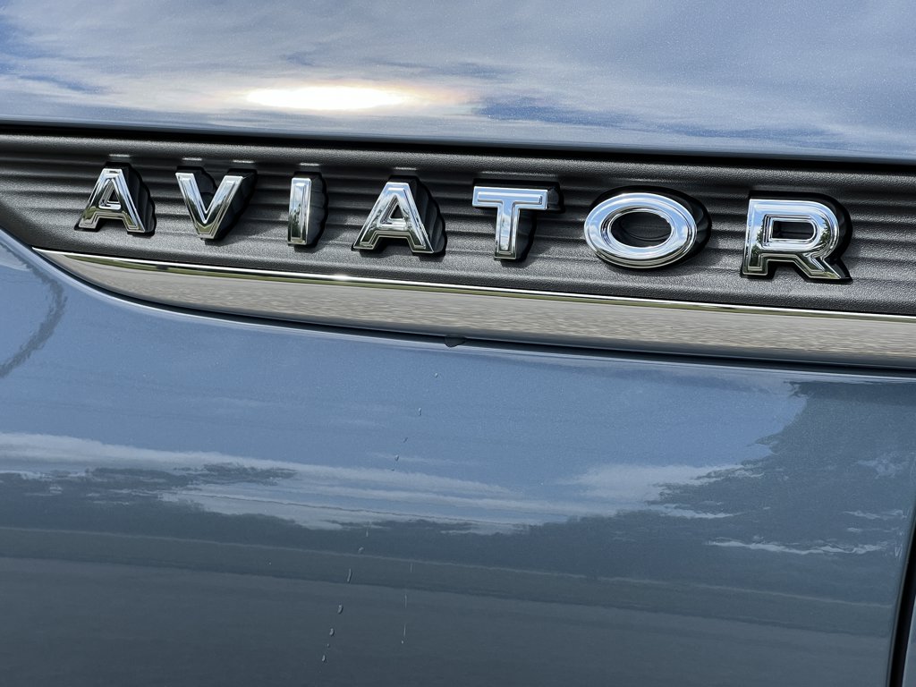 New 2026 Lincoln Aviator Reserve 3.0 L AWD at KW Auto Credit