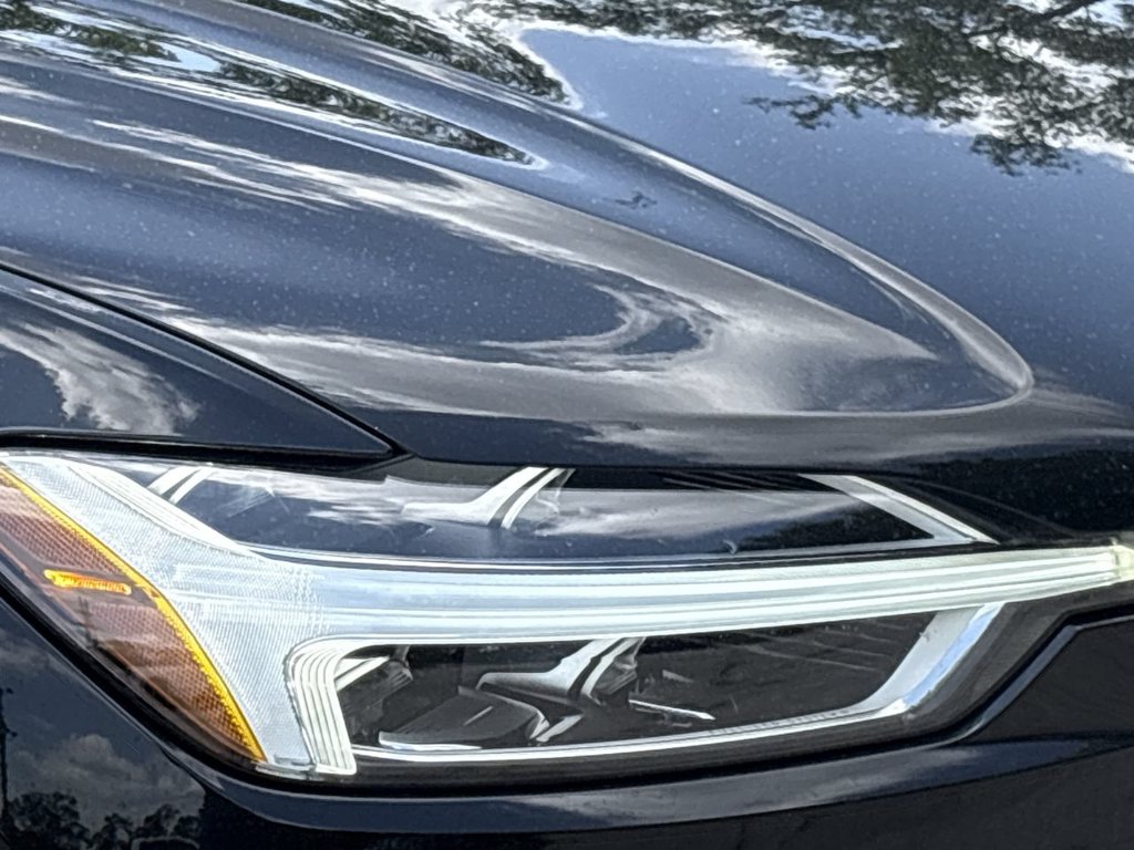 Used 2021 Volvo XC60 Inscription 2.0 L AWD at KW Auto Credit