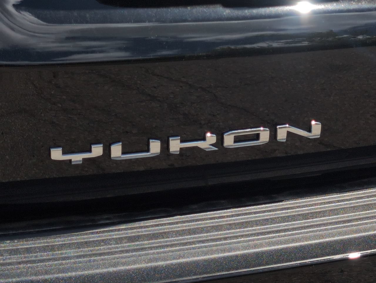 New 2026 GMC Yukon AT4 5.3L 4WD at KW Auto Credit