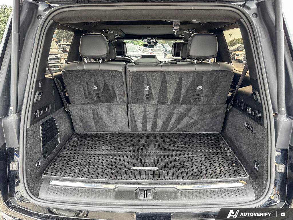 Used 2022 Jeep Grand Wagoneer Obsidian 6.4 L 4WD at KW Auto Credit