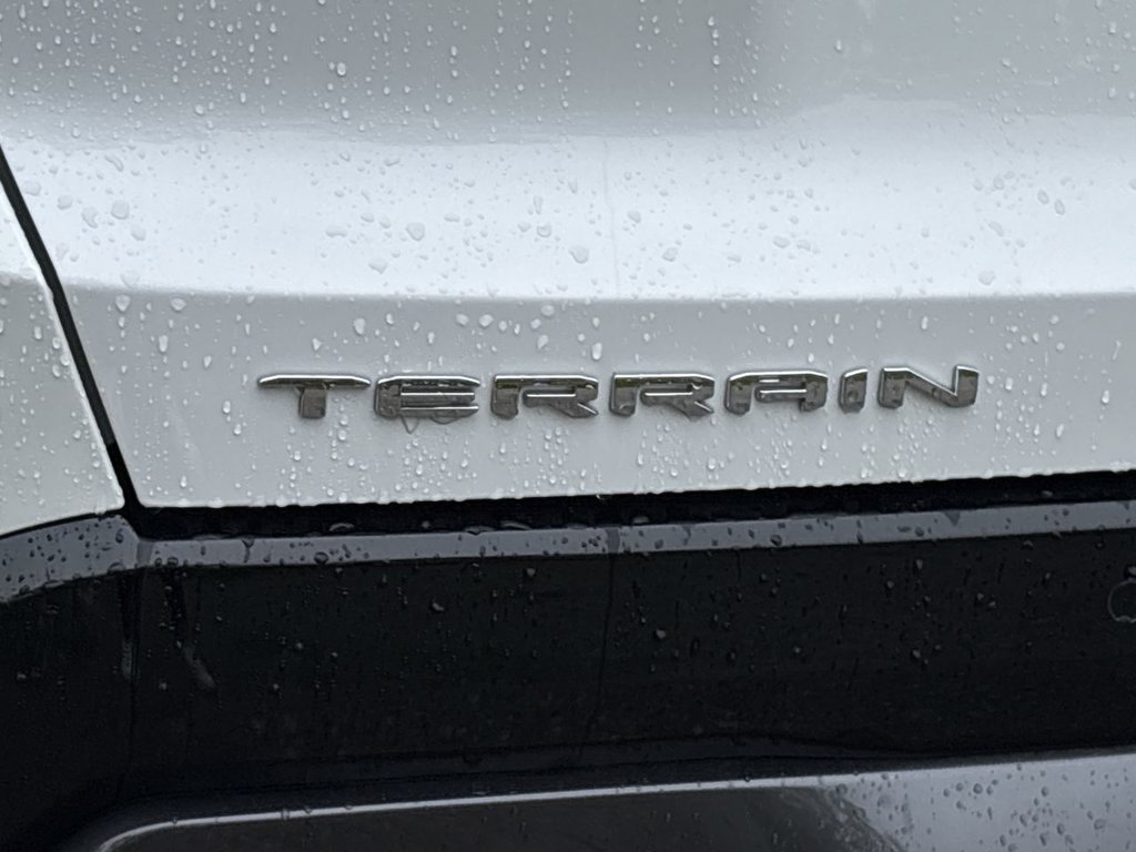 New 2027 GMC Terrain AWD AT4 1.5L AWD at KW Auto Credit
