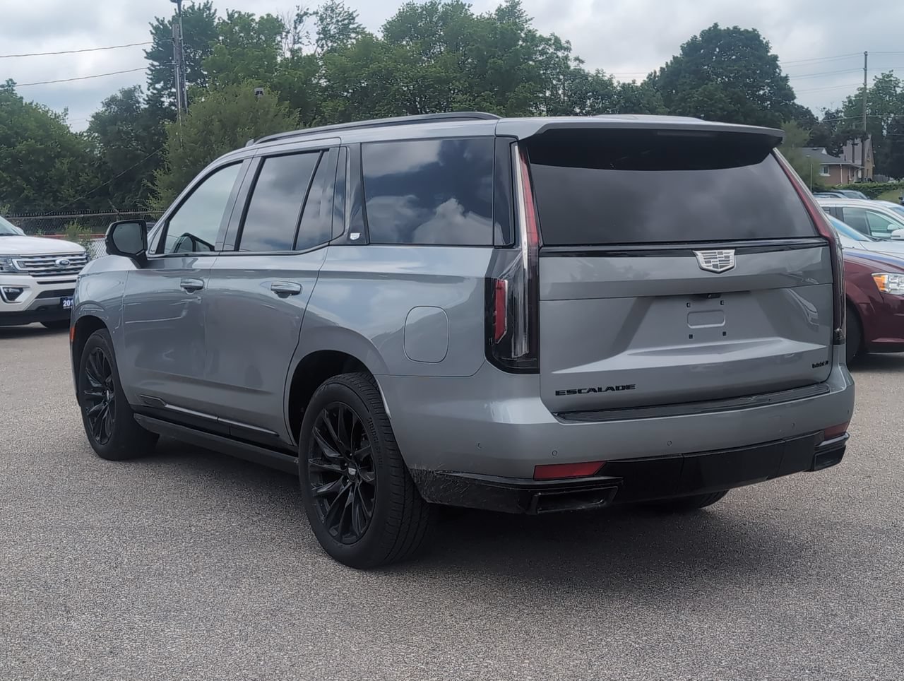 Used 2024 Cadillac Escalade 4WD Sport Platinum 3.0L 4WD at KW Auto Credit