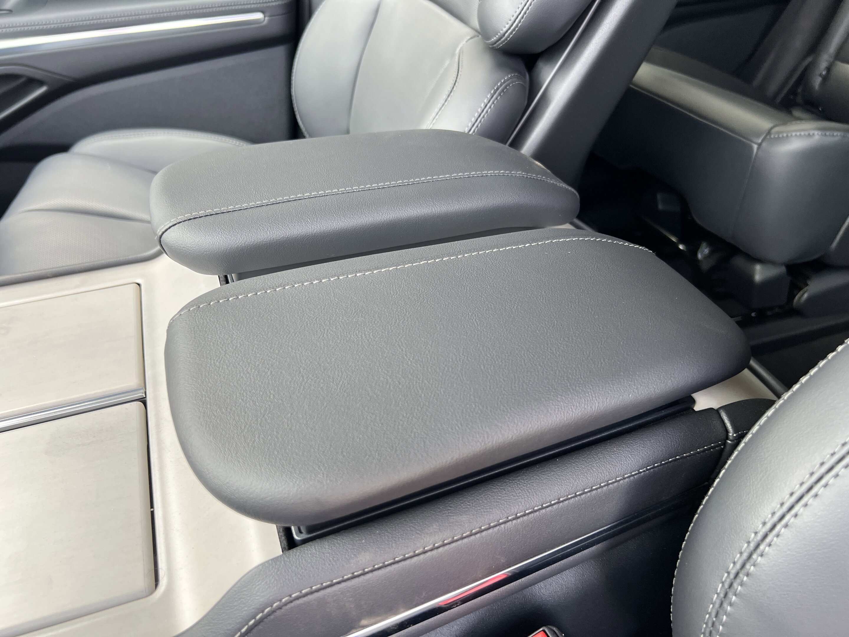 New 2027 Lincoln Navigator L Reserve 3.5 L 4WD at KW Auto Credit