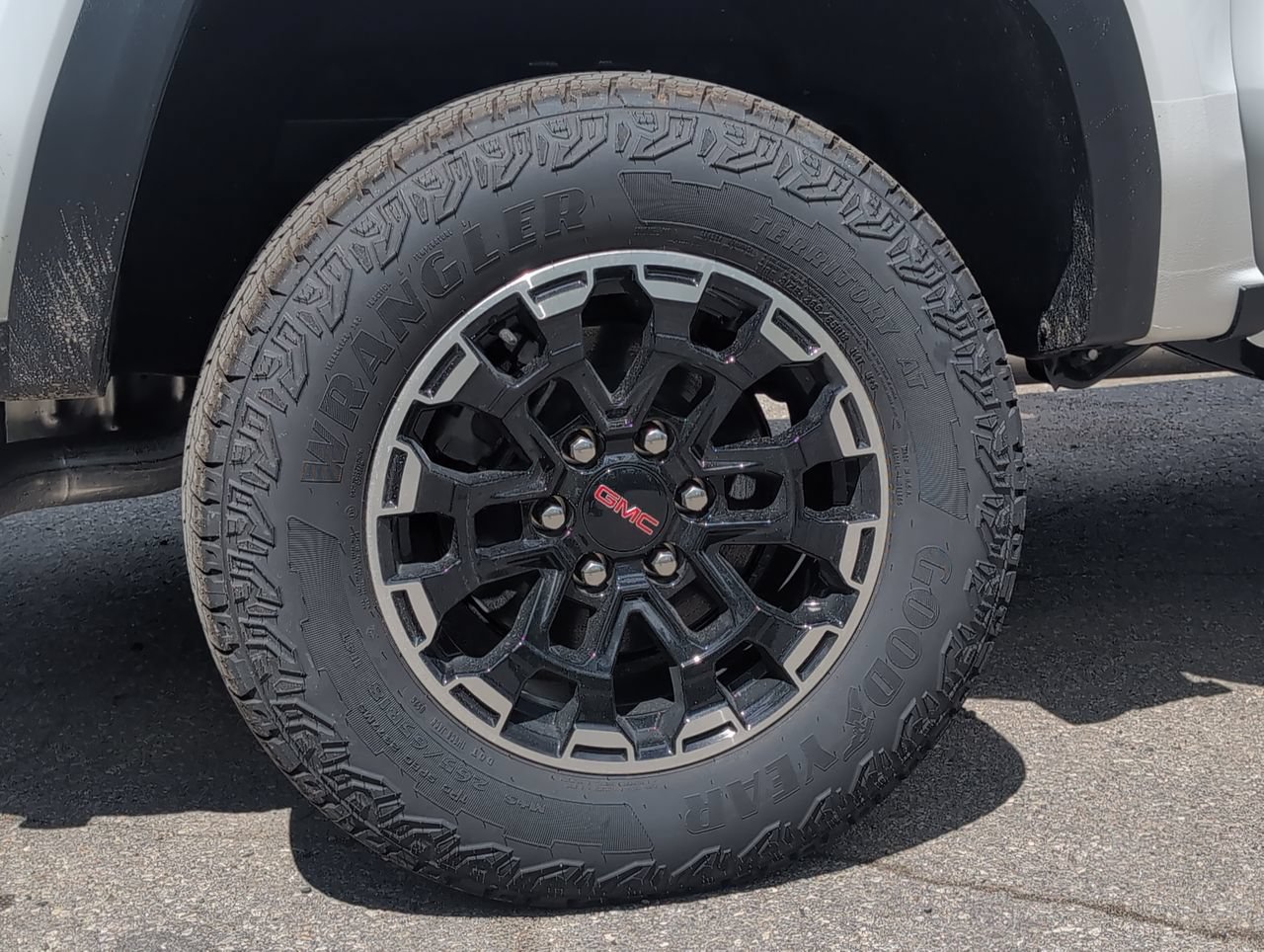 New 2026 GMC Canyon AT4 2.7L 4WD at KW Auto Credit