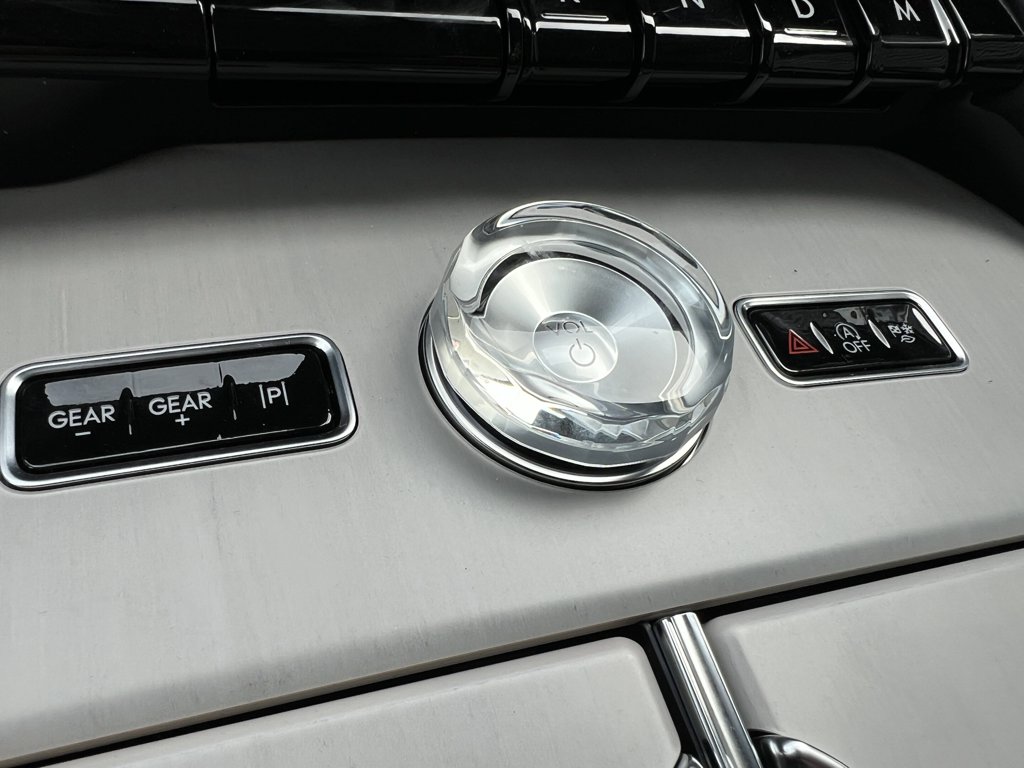 New 2027 Lincoln Navigator L Premiere 3.5 L 4WD at KW Auto Credit