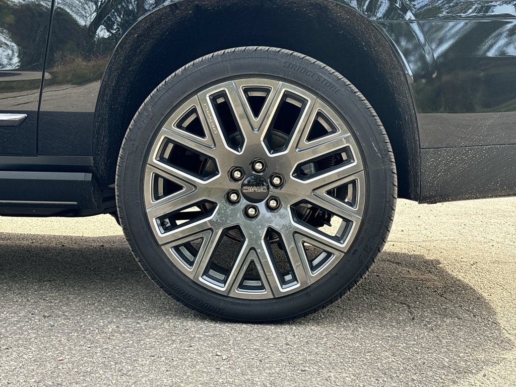 New 2026 GMC Yukon XL Denali Ultimate 6.2L 4WD at KW Auto Credit