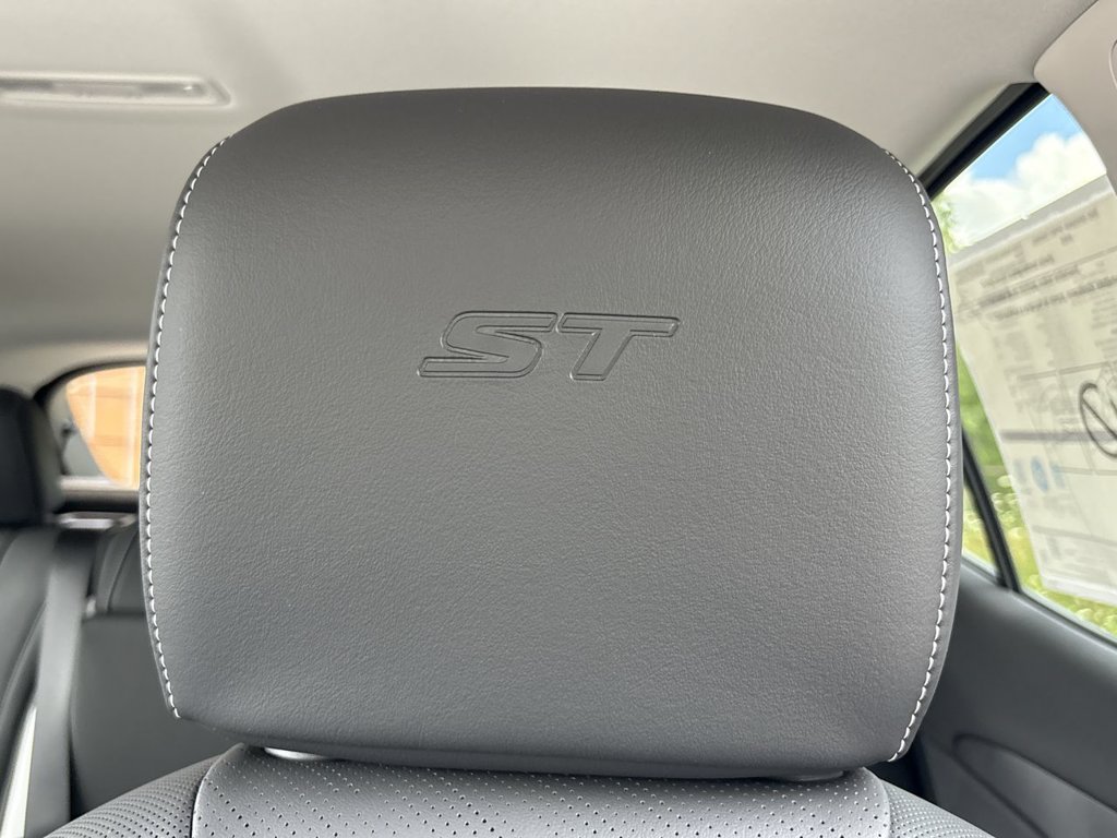 New 2026 Buick Envision Sport Touring 2.0L AWD at KW Auto Credit