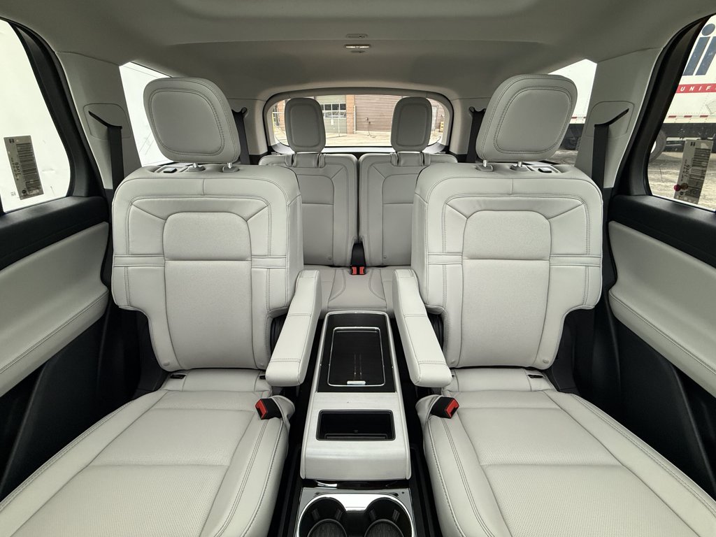 New 2026 Lincoln Aviator Reserve 3.0 L AWD at KW Auto Credit