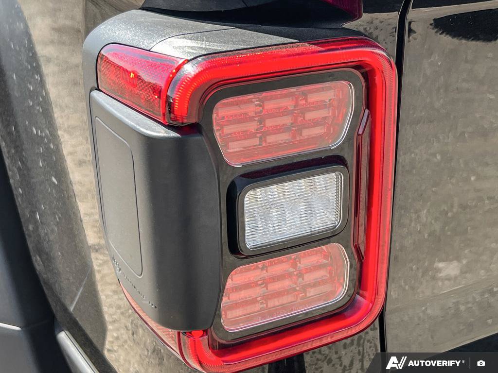 Used 2021 Jeep Gladiator Rubicon 3.6 L 4WD at KW Auto Credit