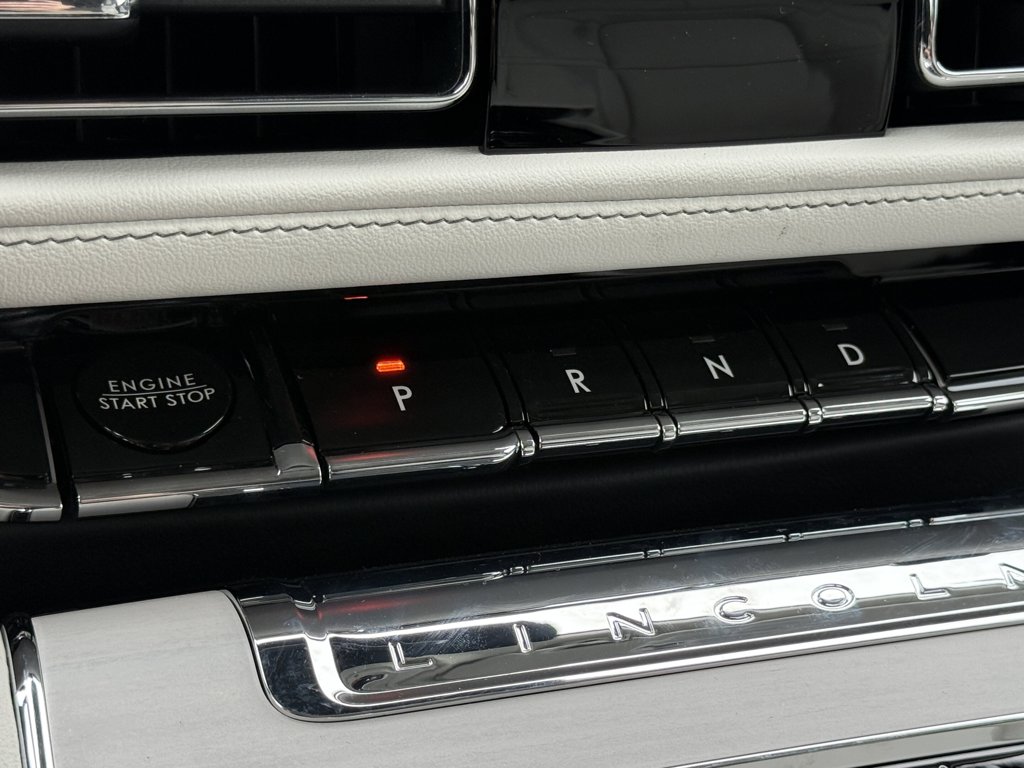 New 2026 Lincoln Aviator Reserve 3.0 L AWD at KW Auto Credit