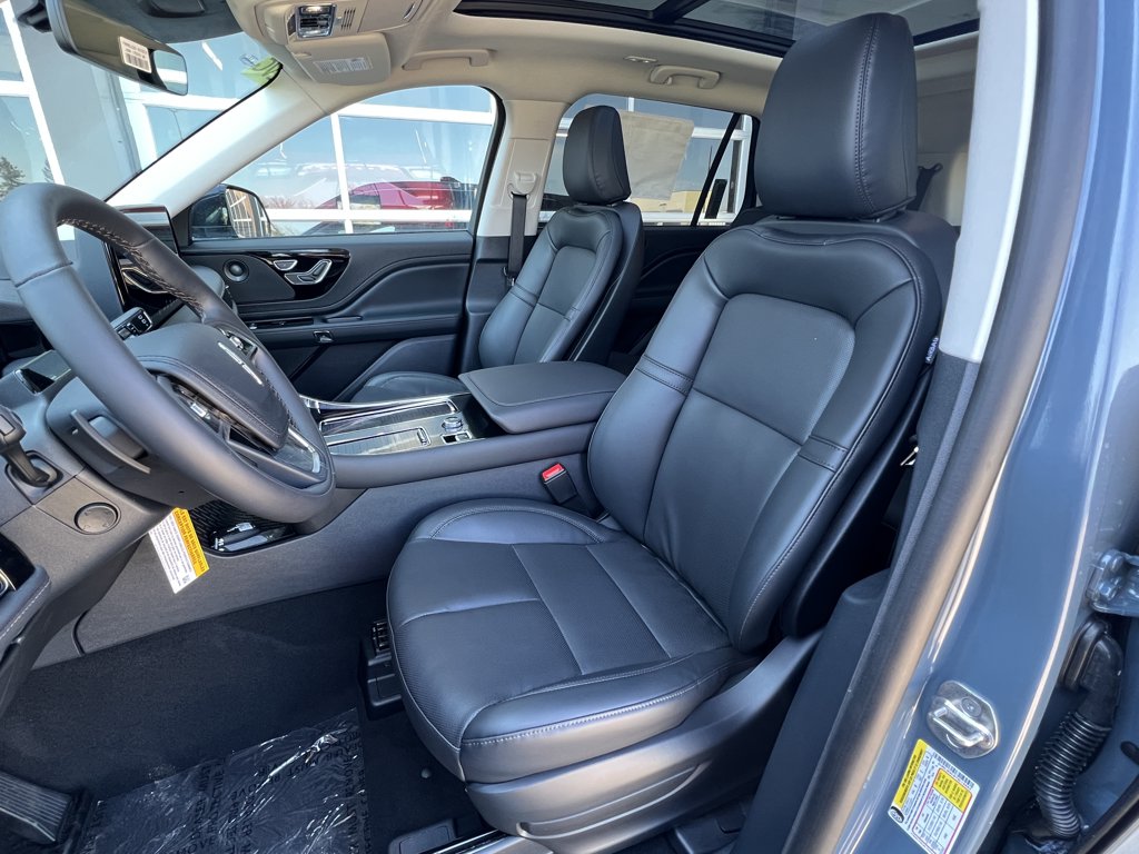 New 2026 Lincoln Aviator Premiere 3.0 L AWD at KW Auto Credit