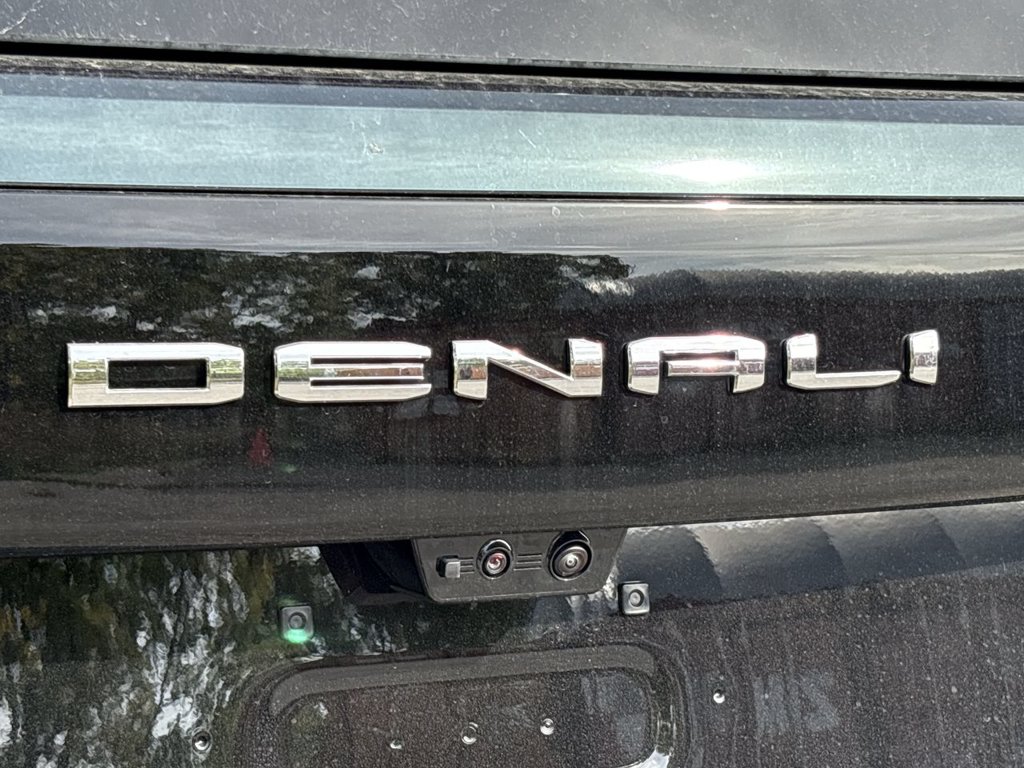 New 2026 GMC Yukon XL Denali Ultimate 6.2L 4WD at KW Auto Credit