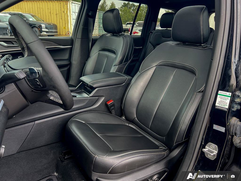 Used 2025 Jeep Grand Cherokee Limited 3.6 L 4WD at KW Auto Credit