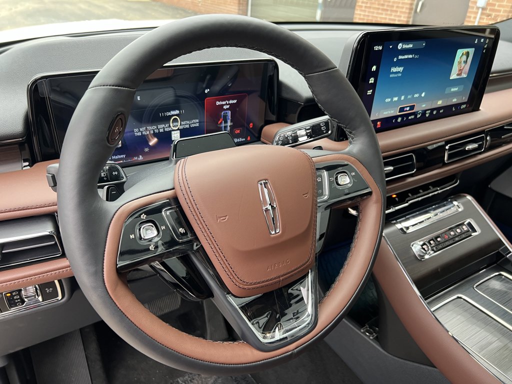 New 2026 Lincoln Aviator Reserve 3.0 L AWD at KW Auto Credit
