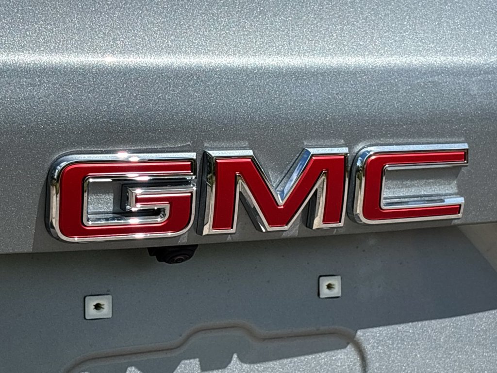 New 2027 GMC Terrain AWD AT4 1.5L AWD at KW Auto Credit