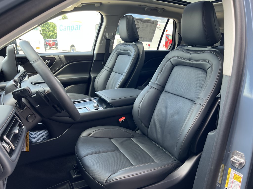 New 2026 Lincoln Aviator Reserve 3.0 L AWD at KW Auto Credit
