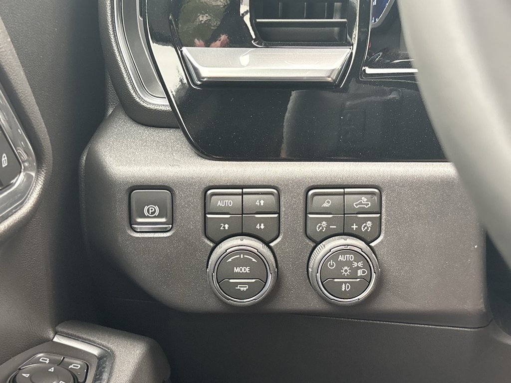 New 2026 Chevrolet Silverado 1500 LT Trail Boss 5.3L 4WD at KW Auto Credit