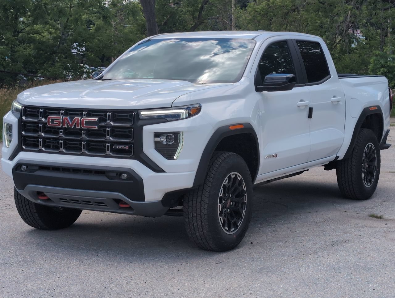 New 2026 GMC Canyon AT4 2.7L 4WD at KW Auto Credit