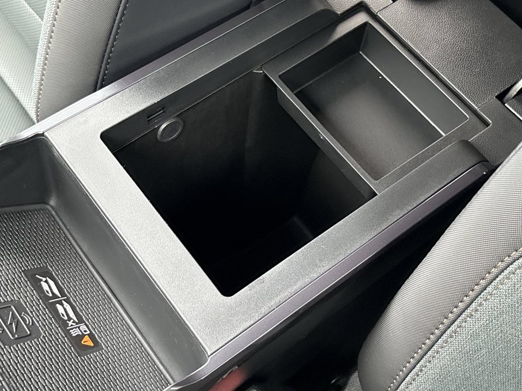 New 2027 GMC Terrain AWD AT4 1.5L AWD at KW Auto Credit