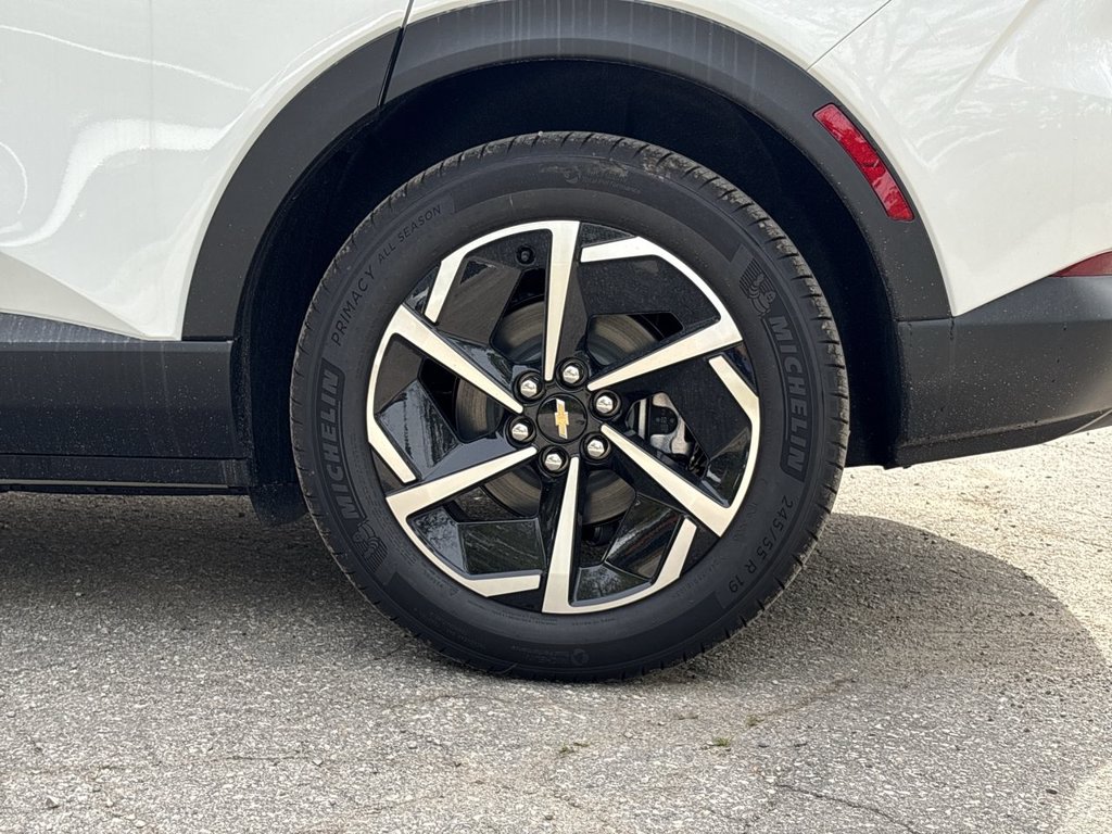 New 2027 Chevrolet Equinox EV LT2 w/PDE FWD at KW Auto Credit