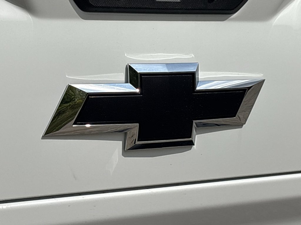 New 2026 Chevrolet Silverado 1500 LT Trail Boss 5.3L 4WD at KW Auto Credit