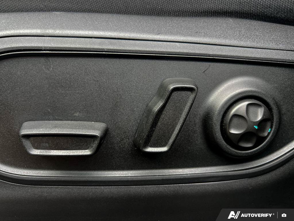 Used 2025 Jeep Grand Cherokee Limited 3.6 L 4WD at KW Auto Credit