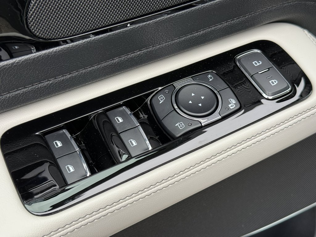 New 2026 Lincoln Aviator Reserve 3.0 L AWD at KW Auto Credit