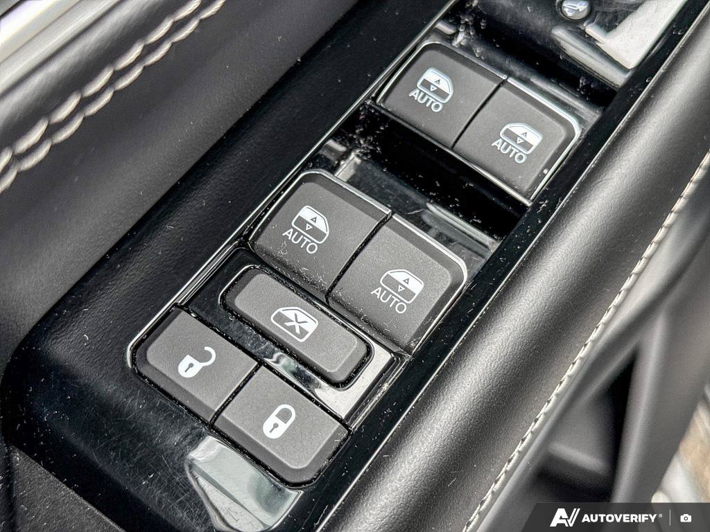 Used 2022 Jeep Grand Wagoneer Obsidian 6.4 L 4WD at KW Auto Credit